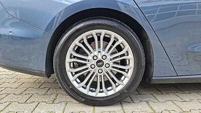 Ford Focus Turnier 1.5 EcoBoost AT Titanium