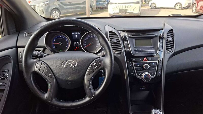 Hyundai i30 1.6 blue Passion*1.HAND