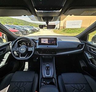 Nissan Qashqai 1.3 DIG-T Xtronic Tekna Dach schwarz