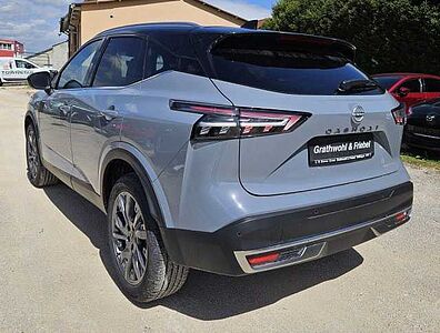 Nissan Qashqai 1.3 DIG-T Xtronic Tekna Dach schwarz