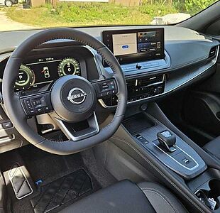 Nissan Qashqai 1.3 DIG-T Xtronic Tekna Dach schwarz