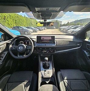 Nissan Qashqai MY24 DIG-T N-Design+Panoramaglasdach+BOS