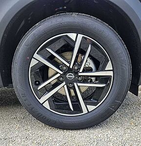 Nissan Juke 1.6 4MT HYBRID N-CONNECTA+Winter+BFS