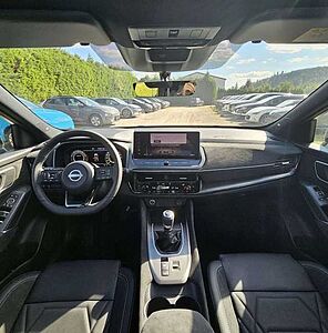 Nissan Qashqai DIG-T MHEV N-Design+Panoramaglasdach+BOSE