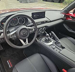 Mazda MX-5 RF SKYACTIV-G 132 Exclusive-Line RWD