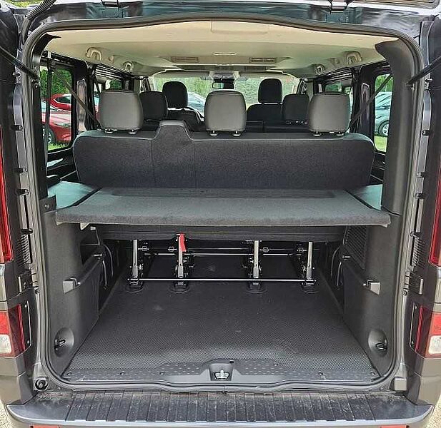 Nissan Primastar DCi150 8-Sitzer L1H1 2,8t Tekna+Desgin
