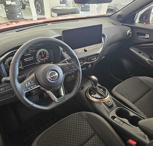 Nissan Juke MY24 DIG-T 7-DCT N-Connecta