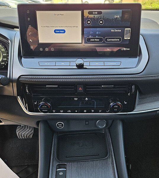 Nissan Qashqai 1.3 DIG-T Xtronic Tekna Dach schwarz