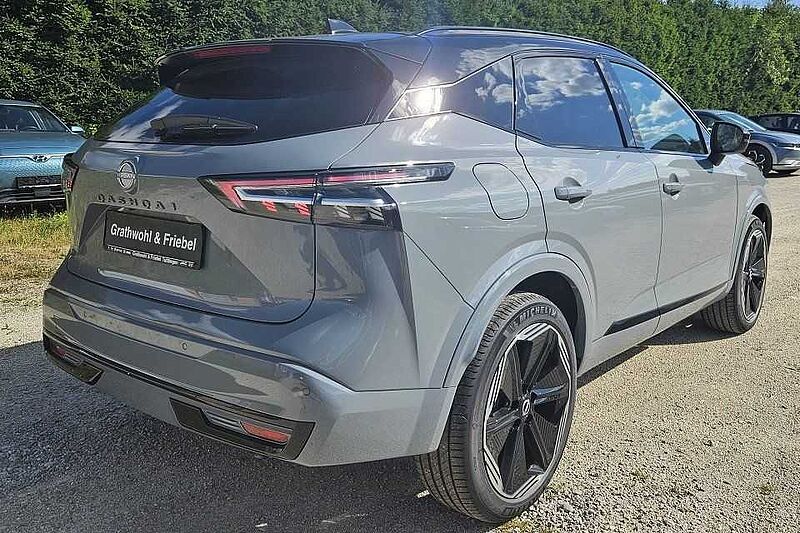 Nissan Qashqai MY24 DIG-T N-Design+Panoramaglasdach+BOS