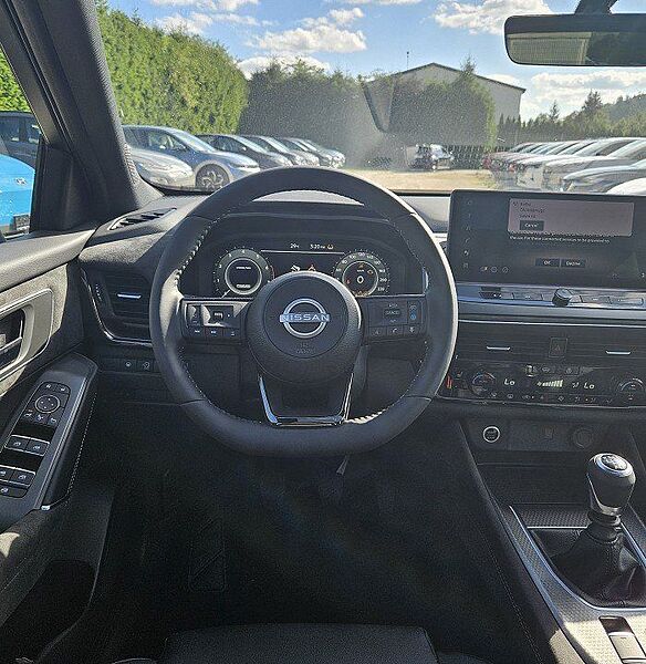 Nissan Qashqai MY24 DIG-T N-Design+Panoramaglasdach+BOS