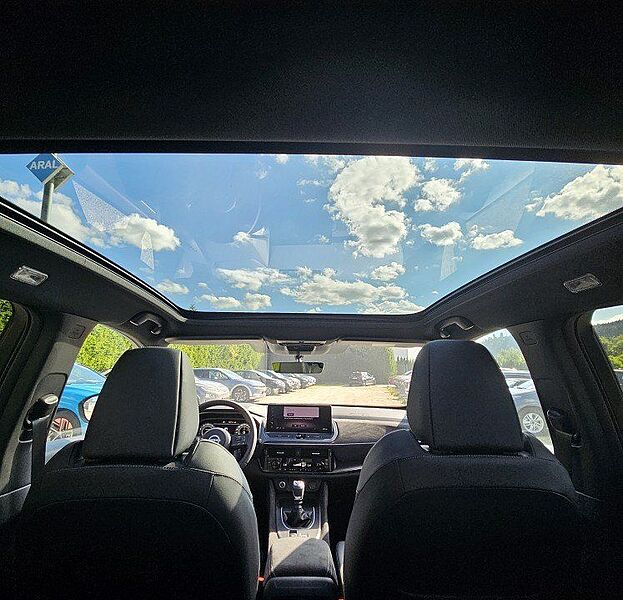 Nissan Qashqai MY24 DIG-T N-Design+Panoramaglasdach+BOS