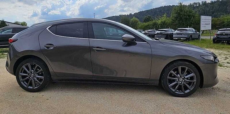 Mazda 3 2.5 e-SKYACTIV G140 6AT  Exclusive-line