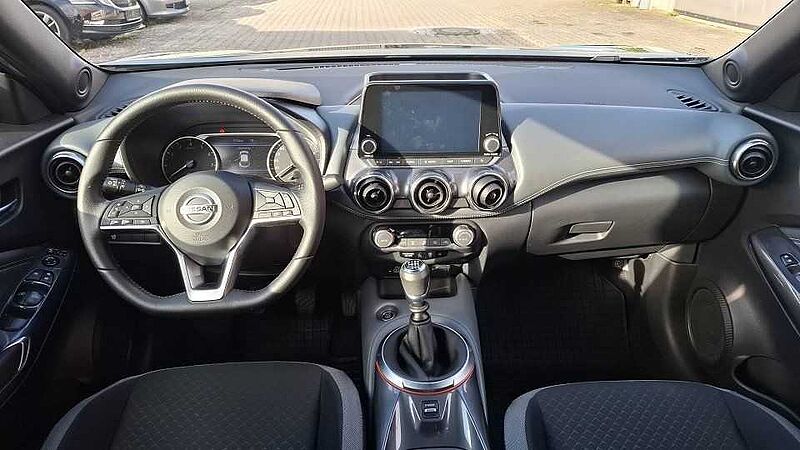 Nissan Juke 1.0 DIG-T 6MT N-Connecta*1.HAND