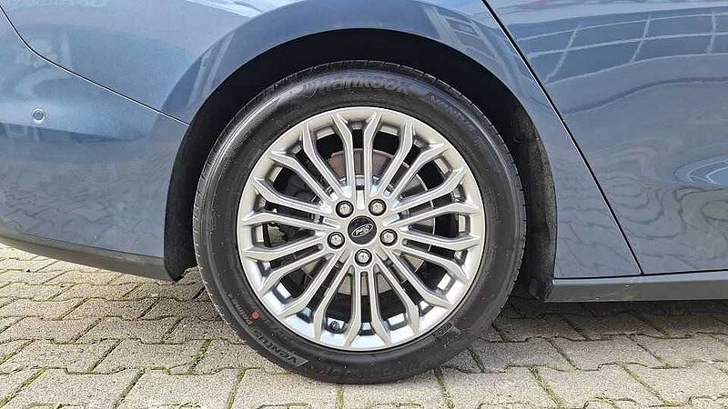 Ford Focus Turnier 1.5 EcoBoost AT Titanium