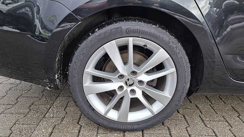 SKODA Octavia Combi 2.0 TSI DSG Style + AHK