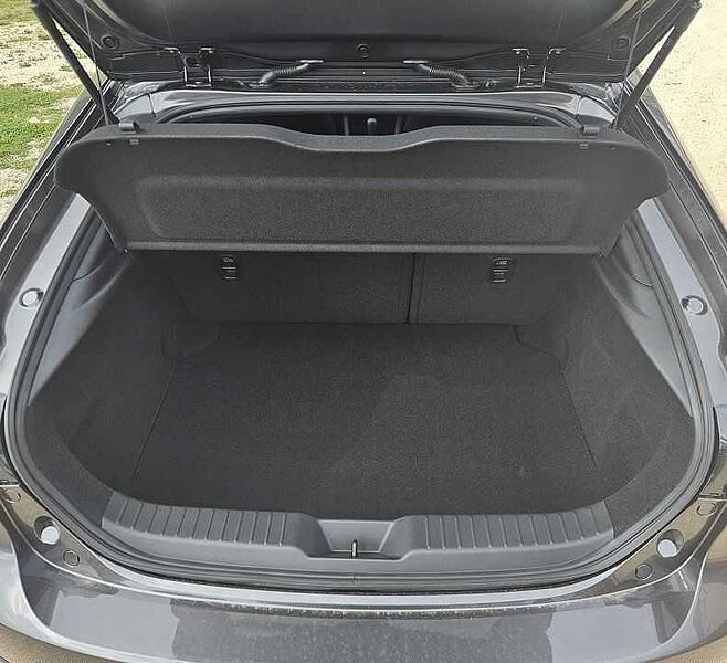 Mazda 3 2.5 e-SKYACTIV G140 6AT  Exclusive-line