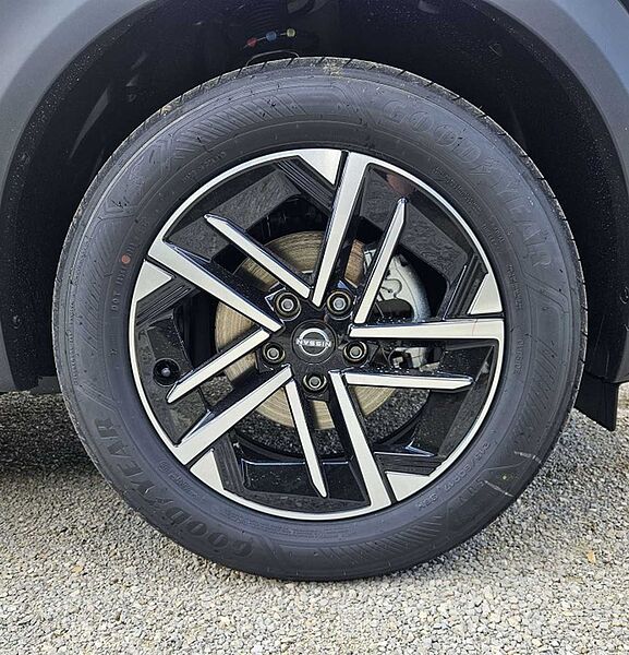 Nissan Juke 1.6 4MT HYBRID N-CONNECTA+Winter+BFS