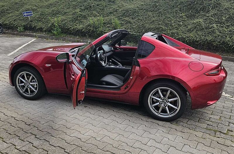 Mazda MX-5 RF SKYACTIV-G 132 Exclusive-Line RWD